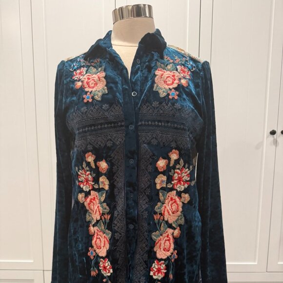 ANDREE BY UNIT Tops - Andree by Unit Teal Velvet Embroidered Button Down Tunic Boho (S)